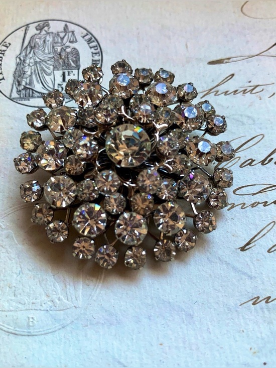 Jewelry - Vintage Rhinestone Starburst Brooch: Silver Holiday Pin -1950s